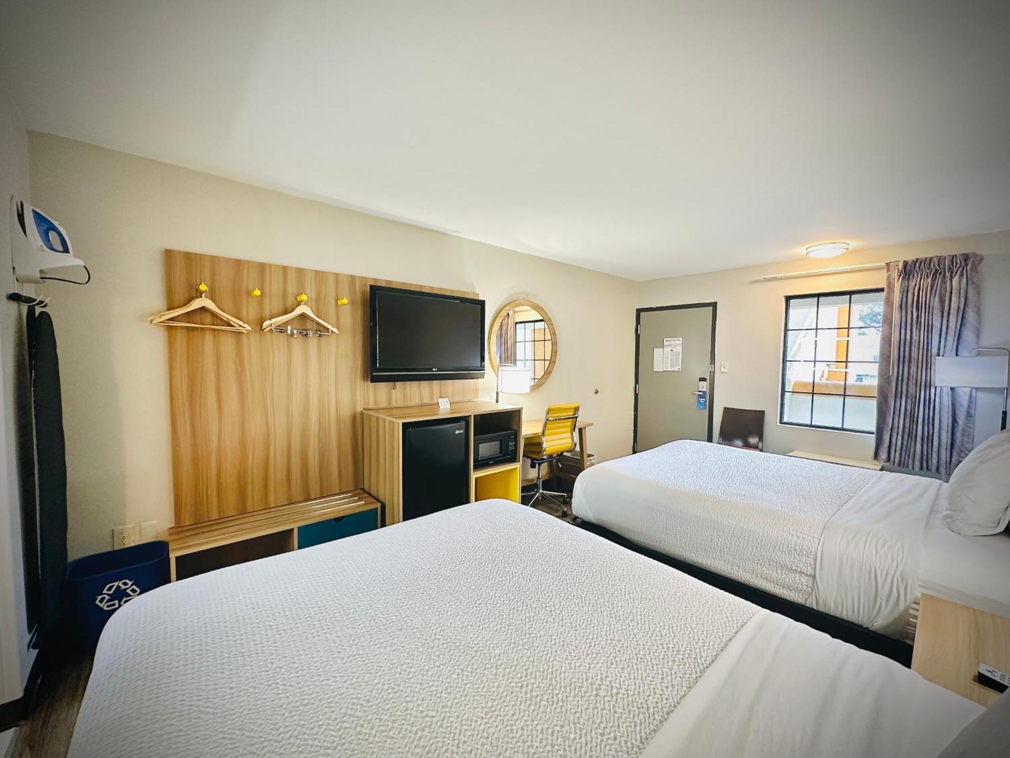 Days Inn By Wyndham Westend Alexandria,Va Washington Dc Area מראה חיצוני תמונה
